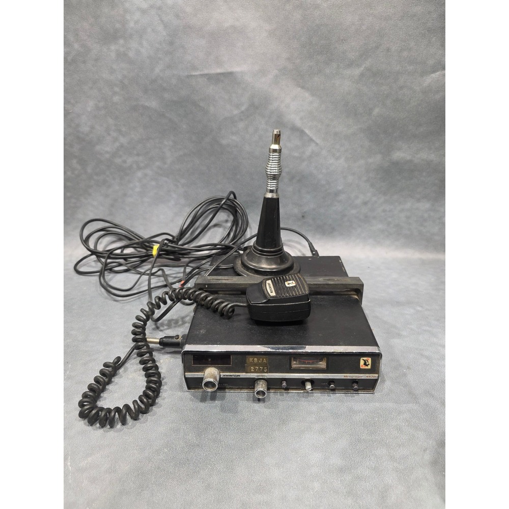 Vintage Johnson Messenger 4170 CB Radio Transceiver with Antenna and Mic USA